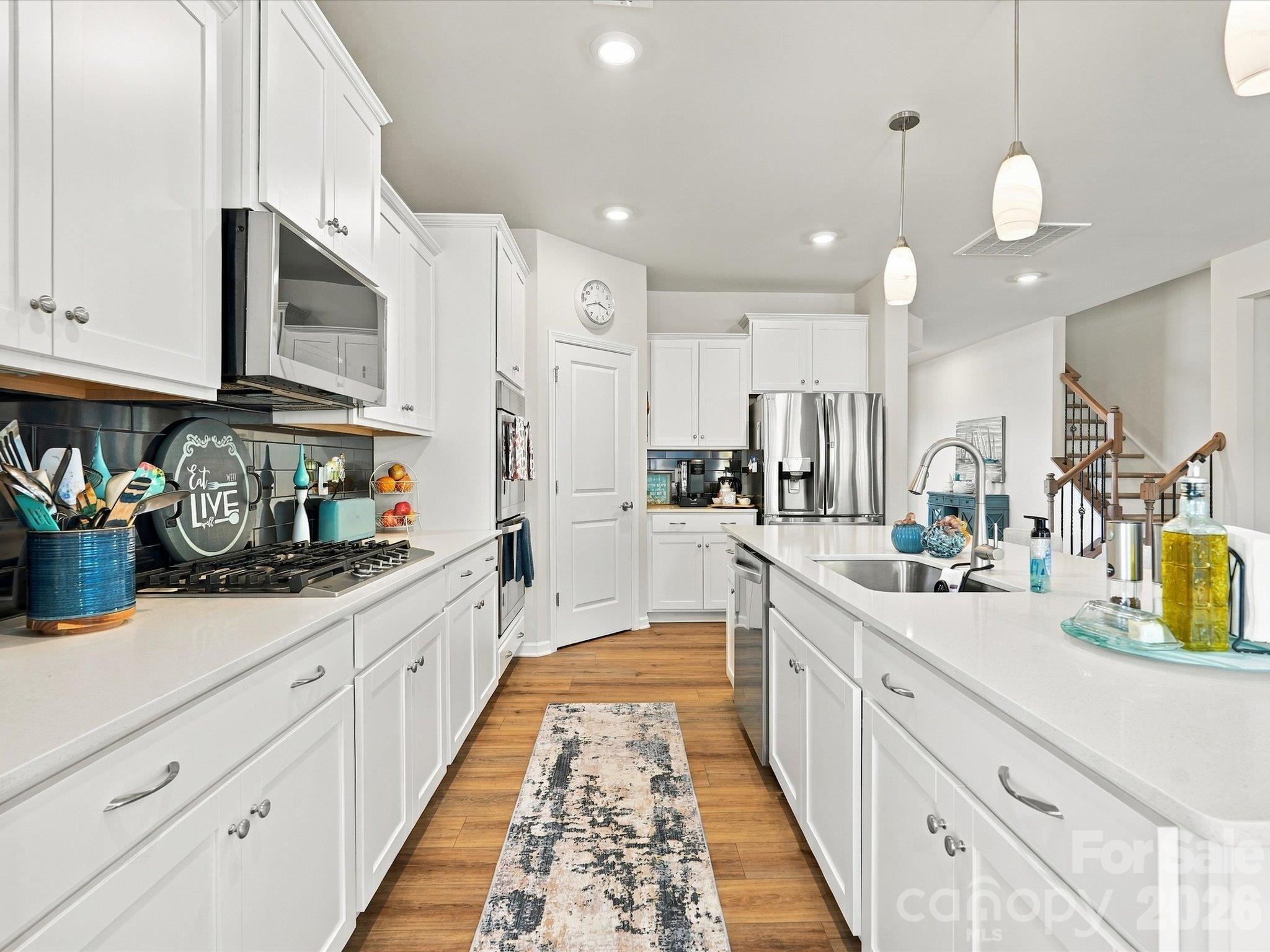 Single Family Residence at 2832 Morning Song Way, Lancaster, photo 23 of 44