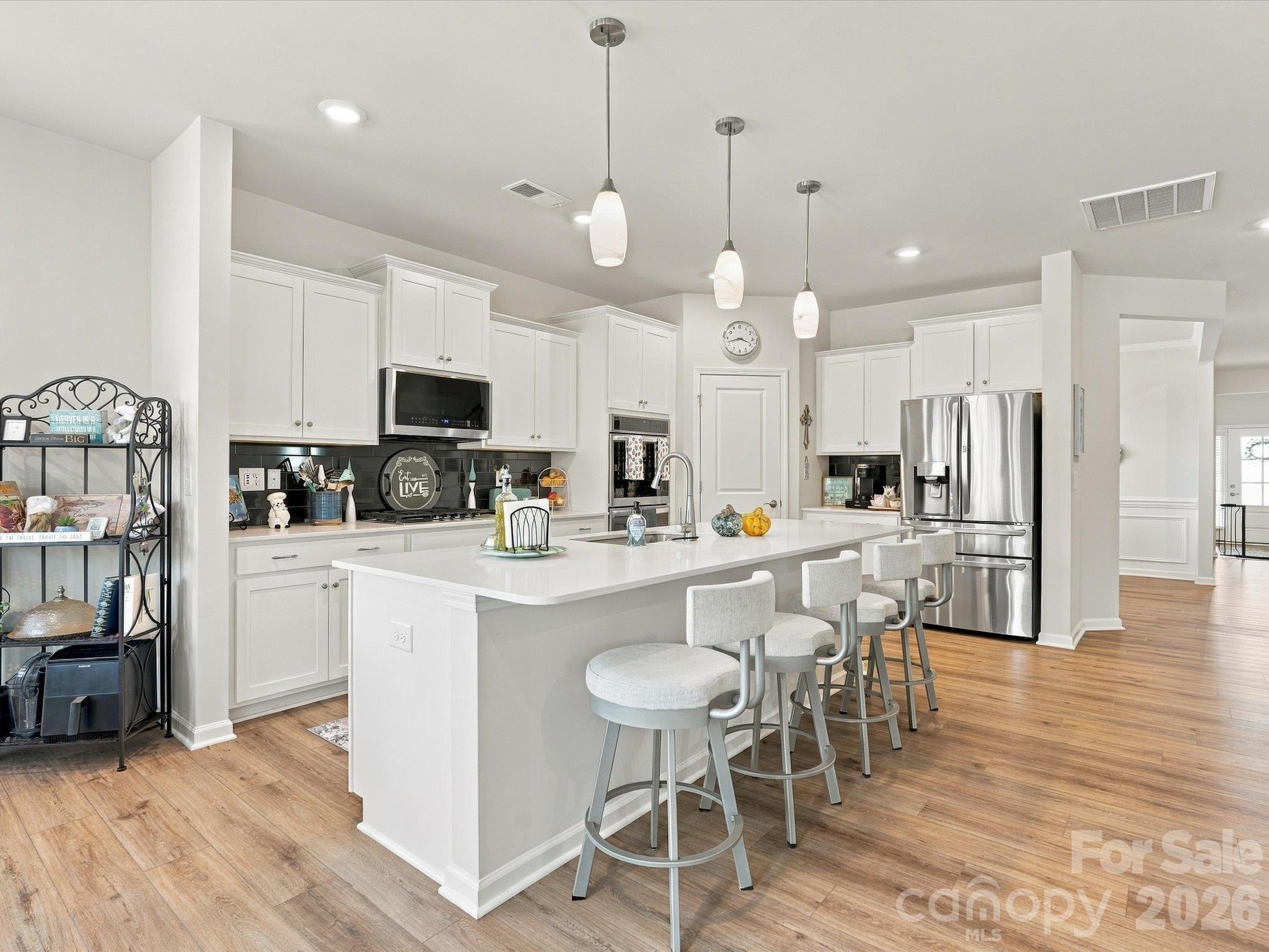 Single Family Residence at 2832 Morning Song Way, Lancaster, photo 24 of 44