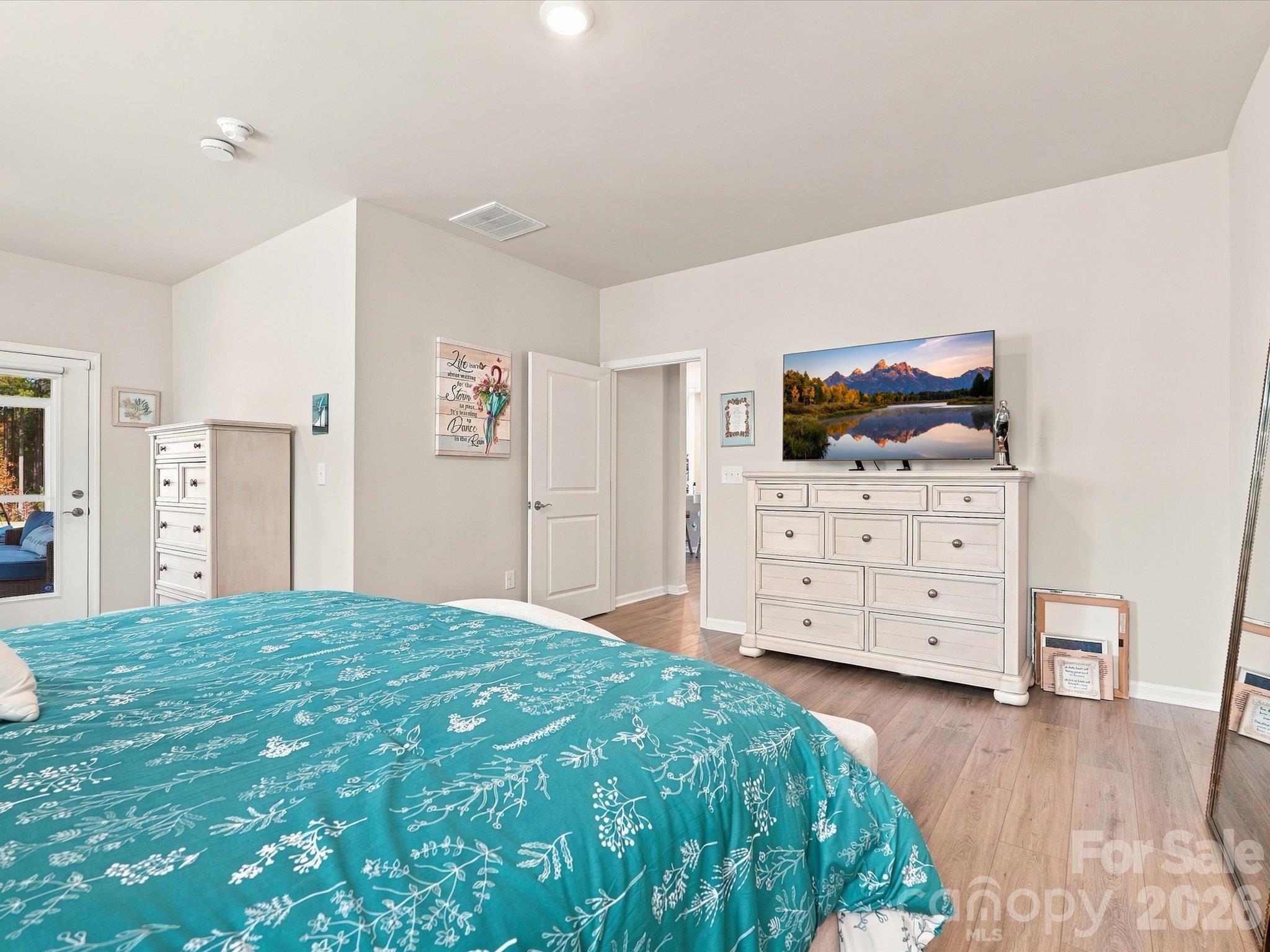 Single Family Residence at 2832 Morning Song Way, Lancaster, photo 27 of 44