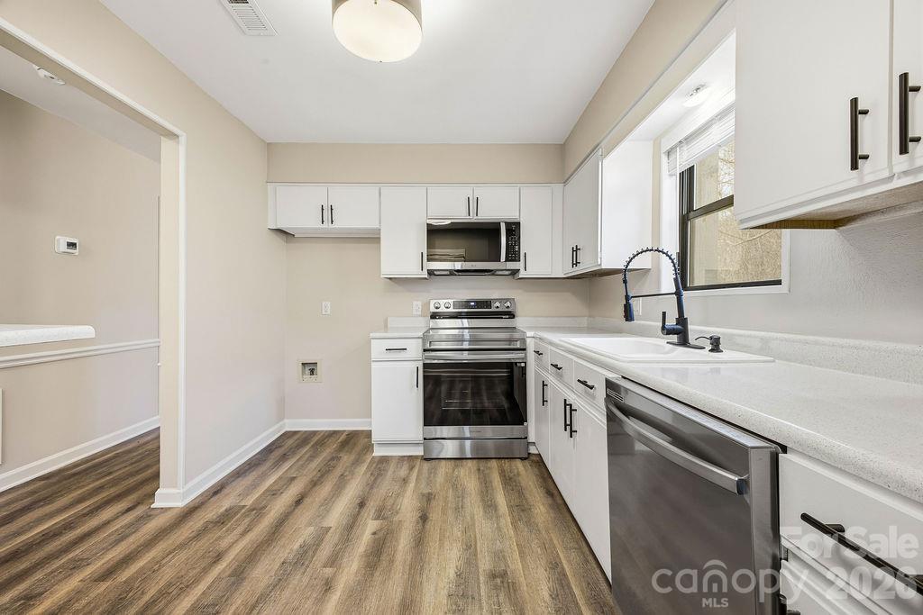 Condominium at 1605 Abbey Circle, Asheville, photo 7 of 22