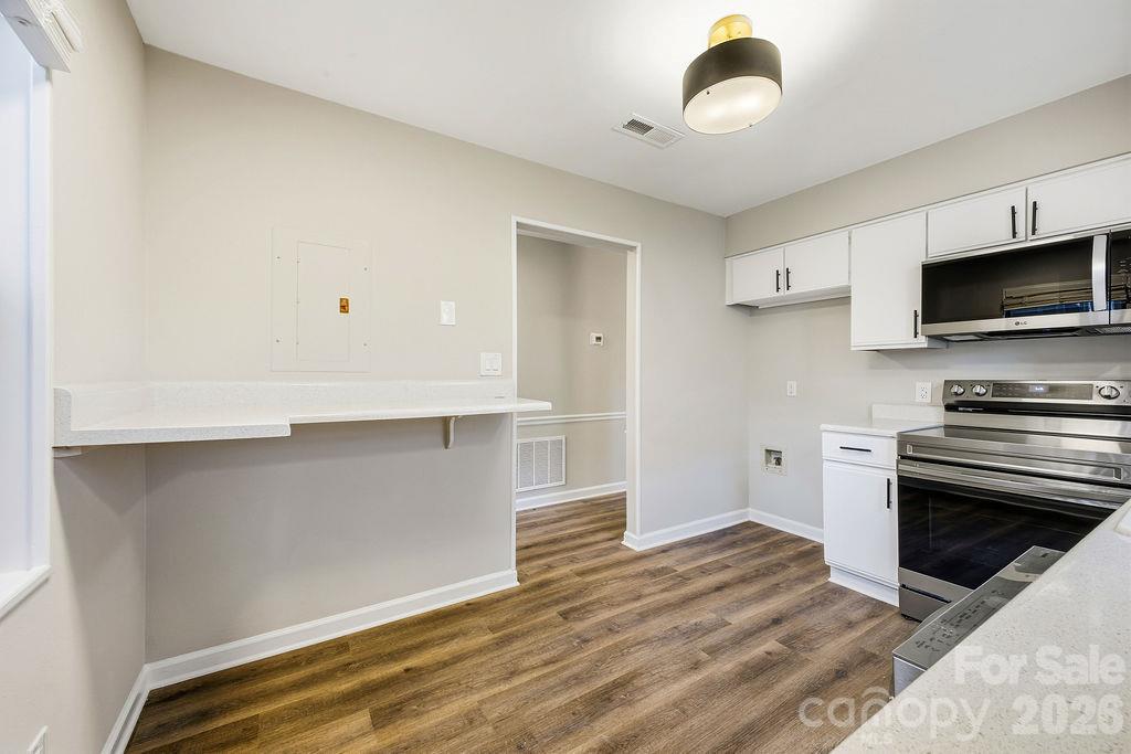 Condominium at 1605 Abbey Circle, Asheville, photo 9 of 22