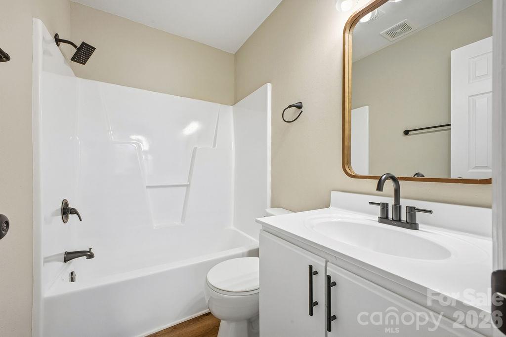 Condominium at 1605 Abbey Circle, Asheville, photo 12 of 22