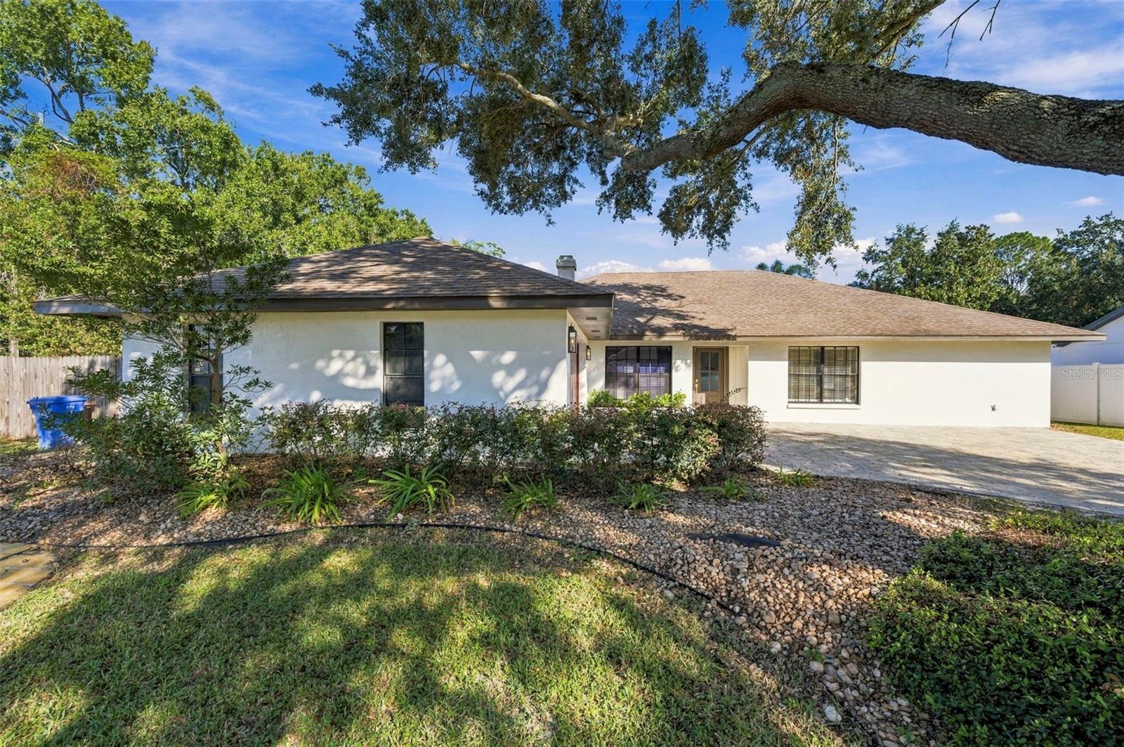 Single Family Residence at 16611 ROUND OAK DR, TAMPA, photo 2 of 47