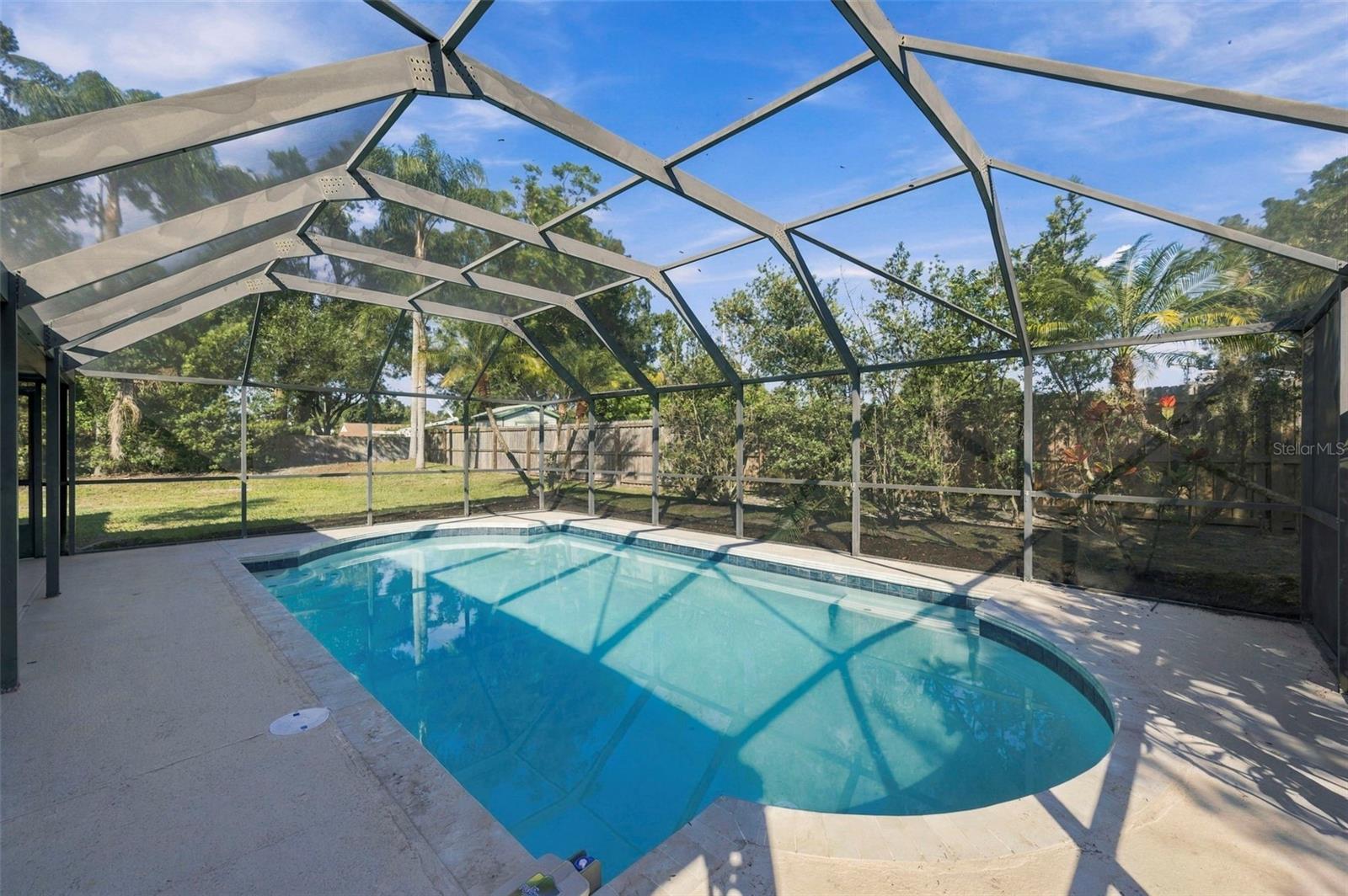 Single Family Residence at 16611 ROUND OAK DR, TAMPA, photo 4 of 47