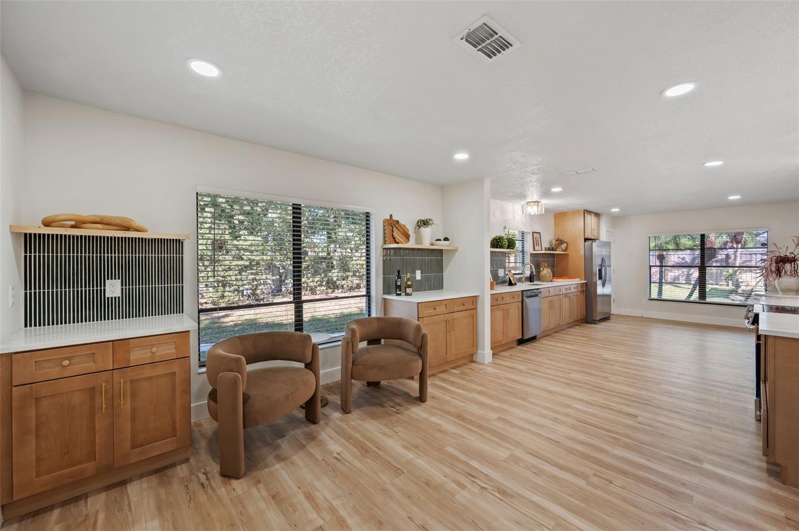Single Family Residence at 16611 ROUND OAK DR, TAMPA, photo 13 of 47