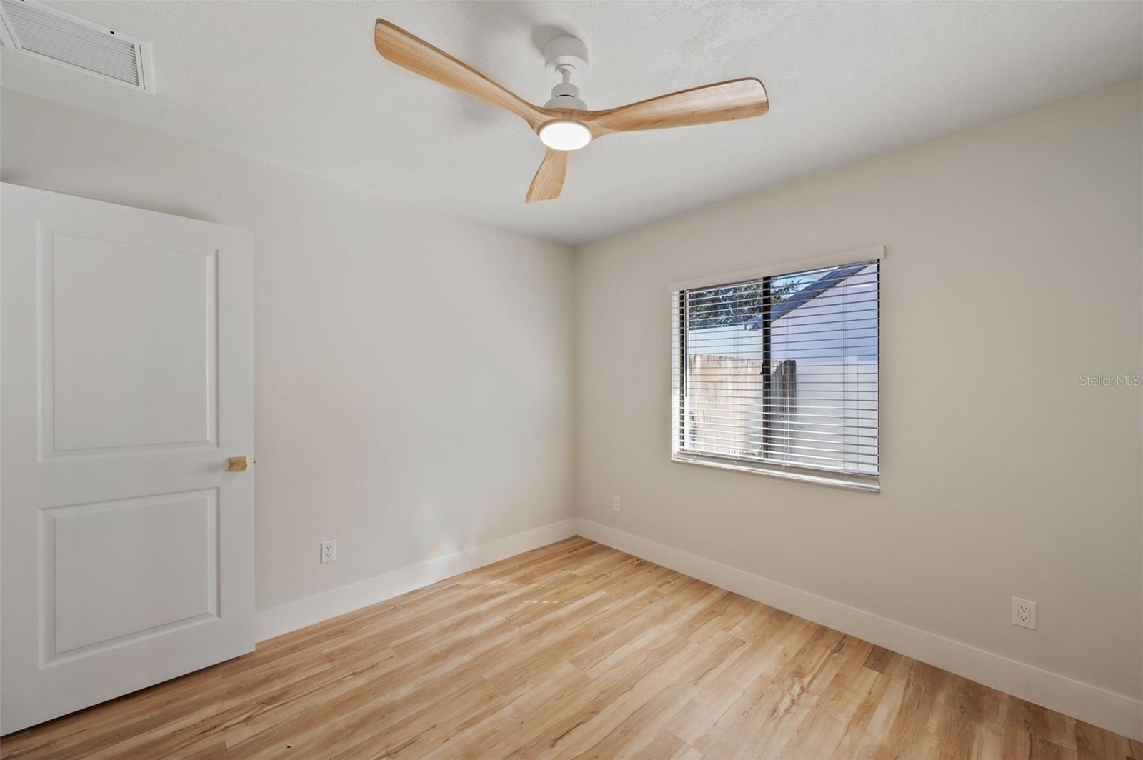 Single Family Residence at 16611 ROUND OAK DR, TAMPA, photo 38 of 47
