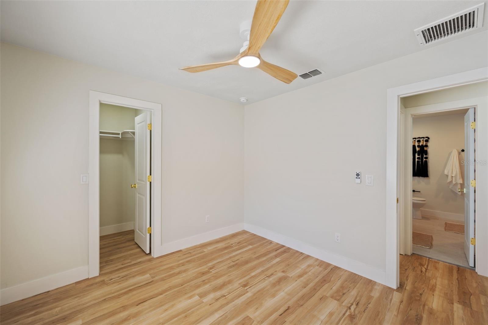 Single Family Residence at 16611 ROUND OAK DR, TAMPA, photo 39 of 47