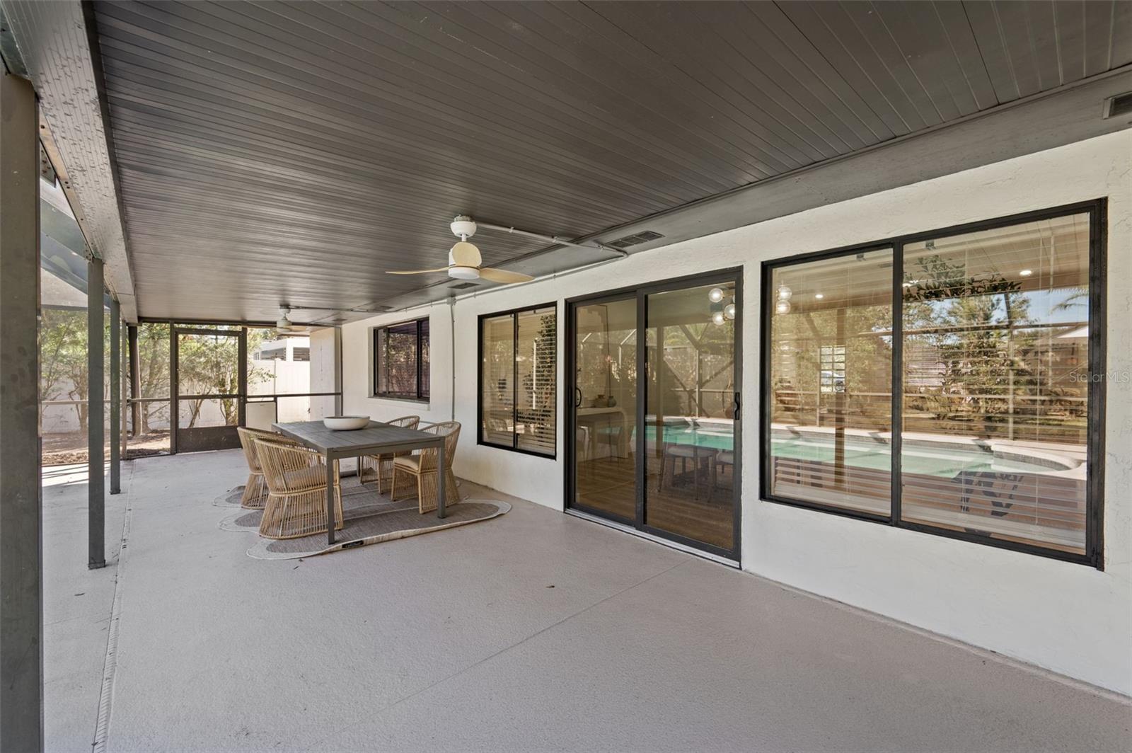 Single Family Residence at 16611 ROUND OAK DR, TAMPA, photo 43 of 47