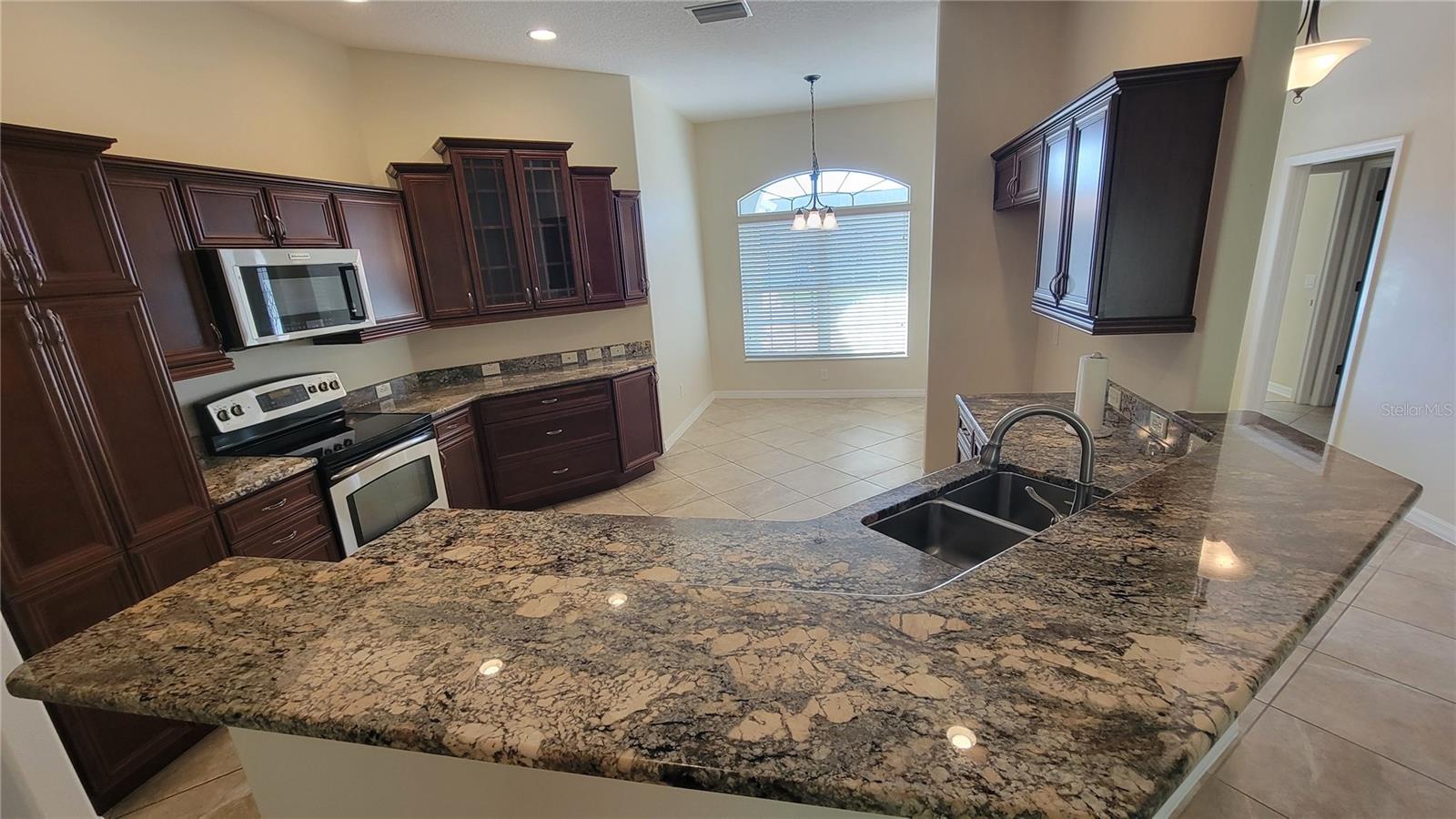 Single Family Residence at 941 MANDRAKE ST, THE VILLAGES, photo 5 of 38
