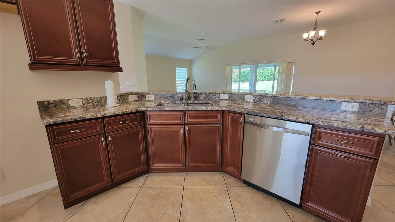 Single Family Residence at 941 MANDRAKE ST, THE VILLAGES, photo 8 of 38