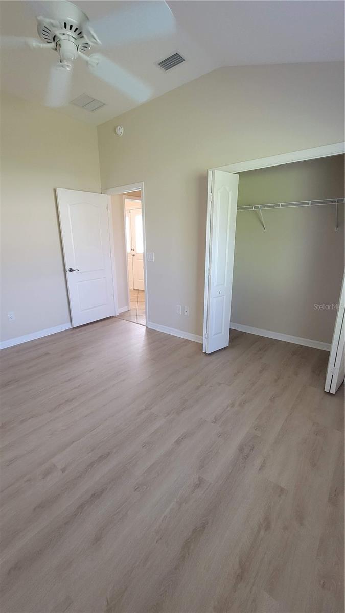 Single Family Residence at 941 MANDRAKE ST, THE VILLAGES, photo 14 of 38