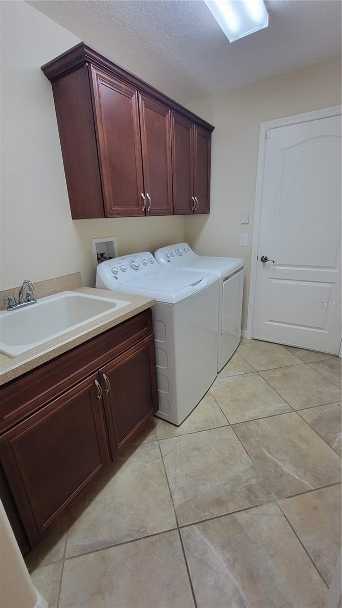 Single Family Residence at 941 MANDRAKE ST, THE VILLAGES, photo 33 of 38