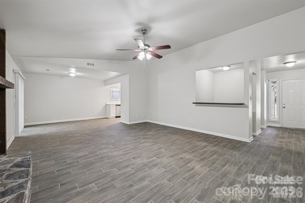 Single Family Residence at 7030 Huntsmaster Drive, Charlotte, photo 4 of 34