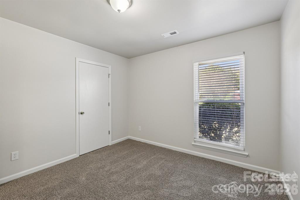 Single Family Residence at 7030 Huntsmaster Drive, Charlotte, photo 10 of 34