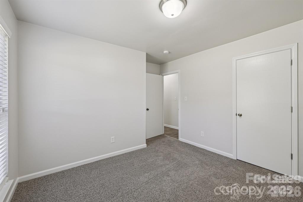 Single Family Residence at 7030 Huntsmaster Drive, Charlotte, photo 11 of 34