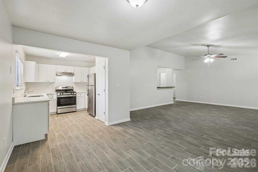 Single Family Residence at 7030 Huntsmaster Drive, Charlotte, photo 16 of 34