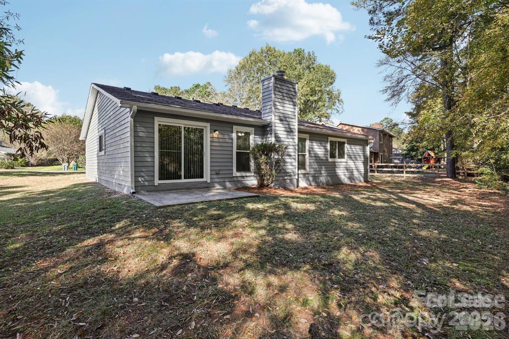 Single Family Residence at 7030 Huntsmaster Drive, Charlotte, photo 31 of 34