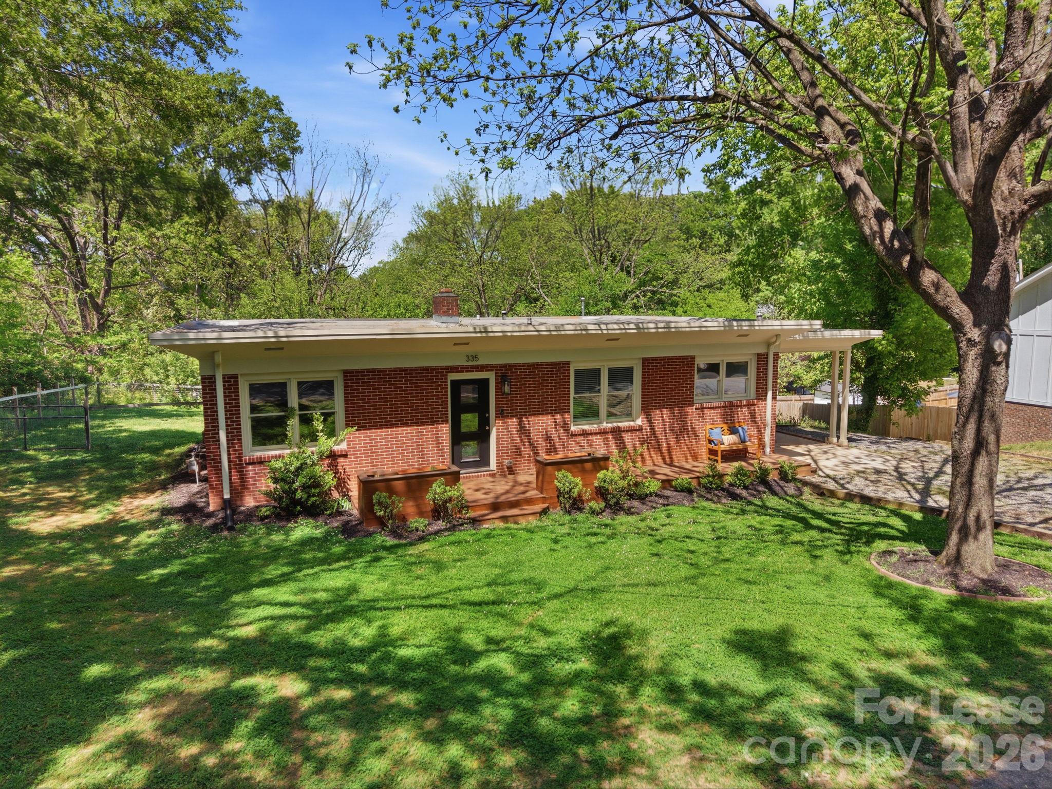 Single Family Residence at 335 E Sumner Street, Lincolnton, photo 5 of 42