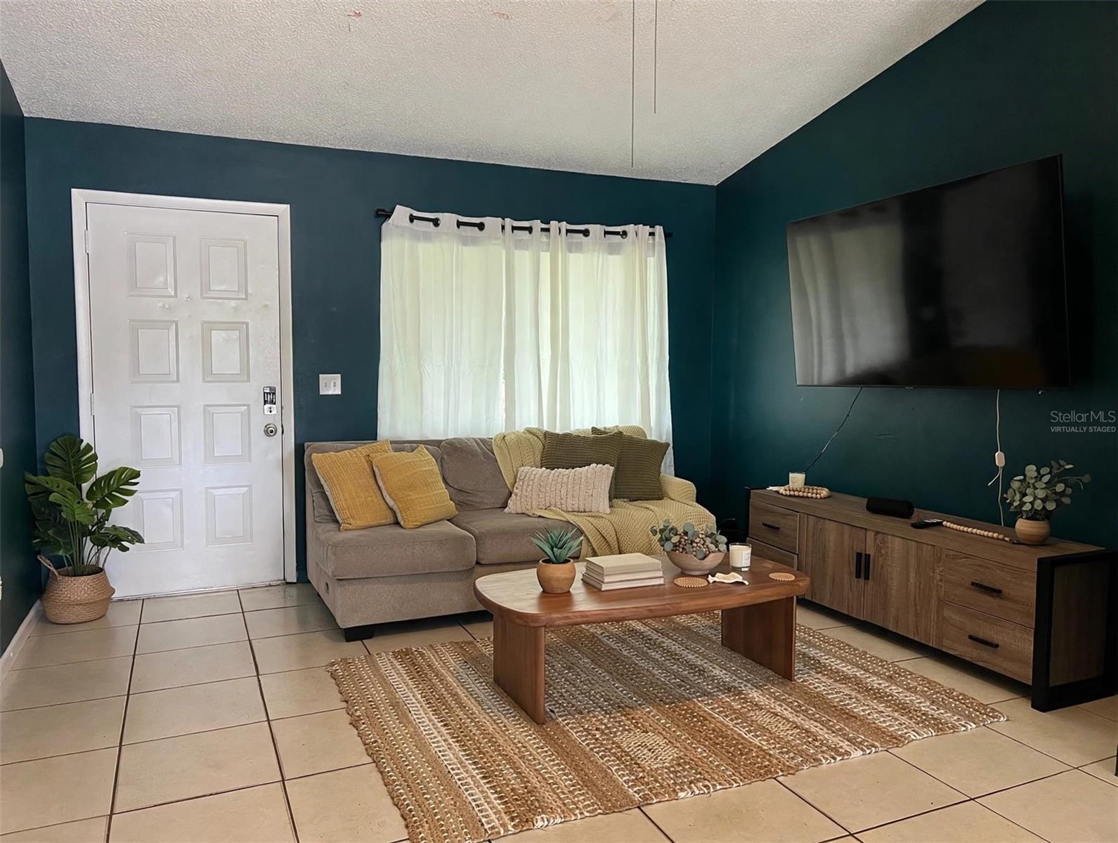 Virtually staged - 12849 MONTANA WOODS LN, ORLANDO