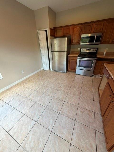 Single Family Residence at 1333 KELLOGG DR, TAVARES, photo 4 of 19