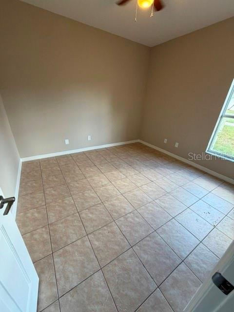 Single Family Residence at 1333 KELLOGG DR, TAVARES, photo 7 of 19