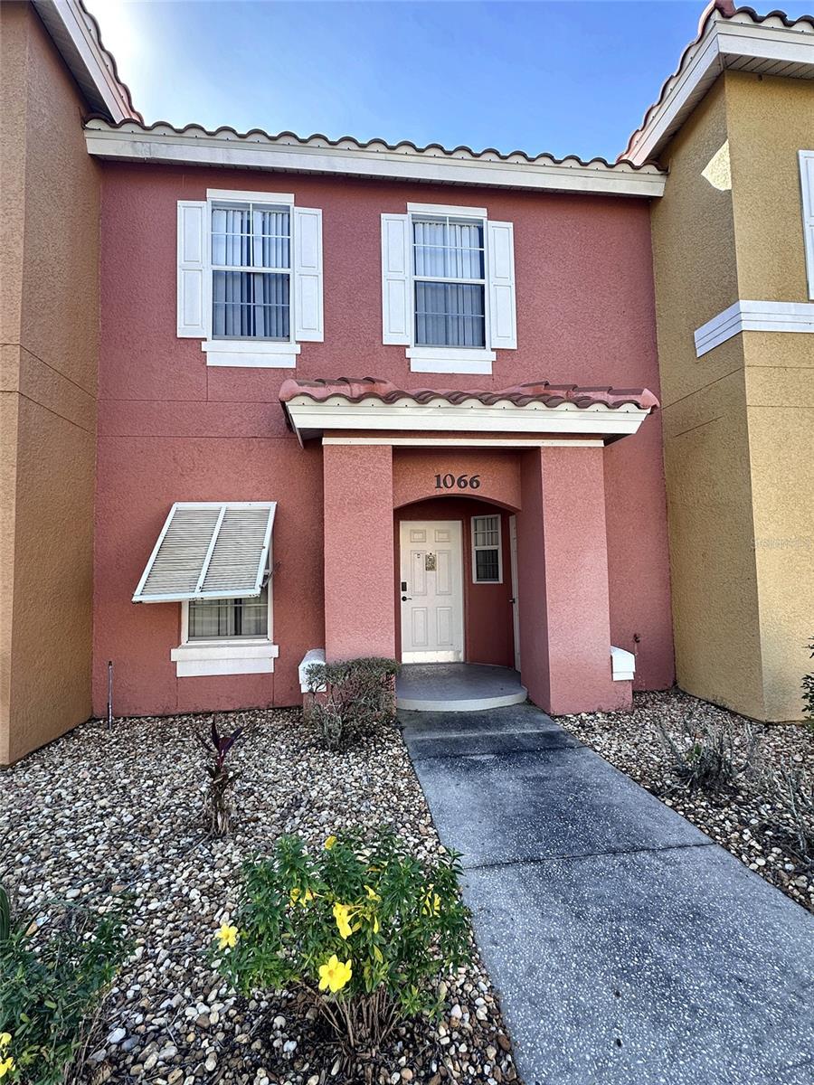 1066 PARK RIDGE CIR