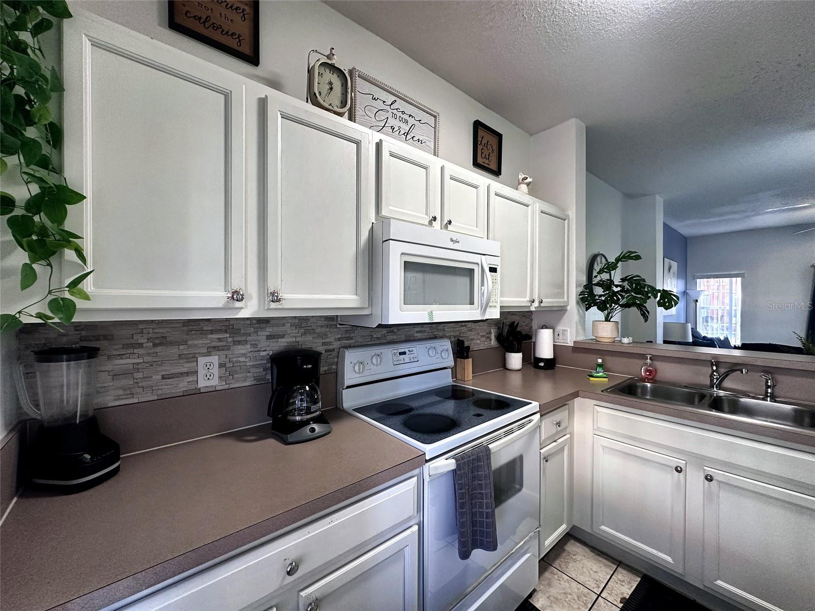 Townhouse at 1066 PARK RIDGE CIR, KISSIMMEE, photo 10 of 45