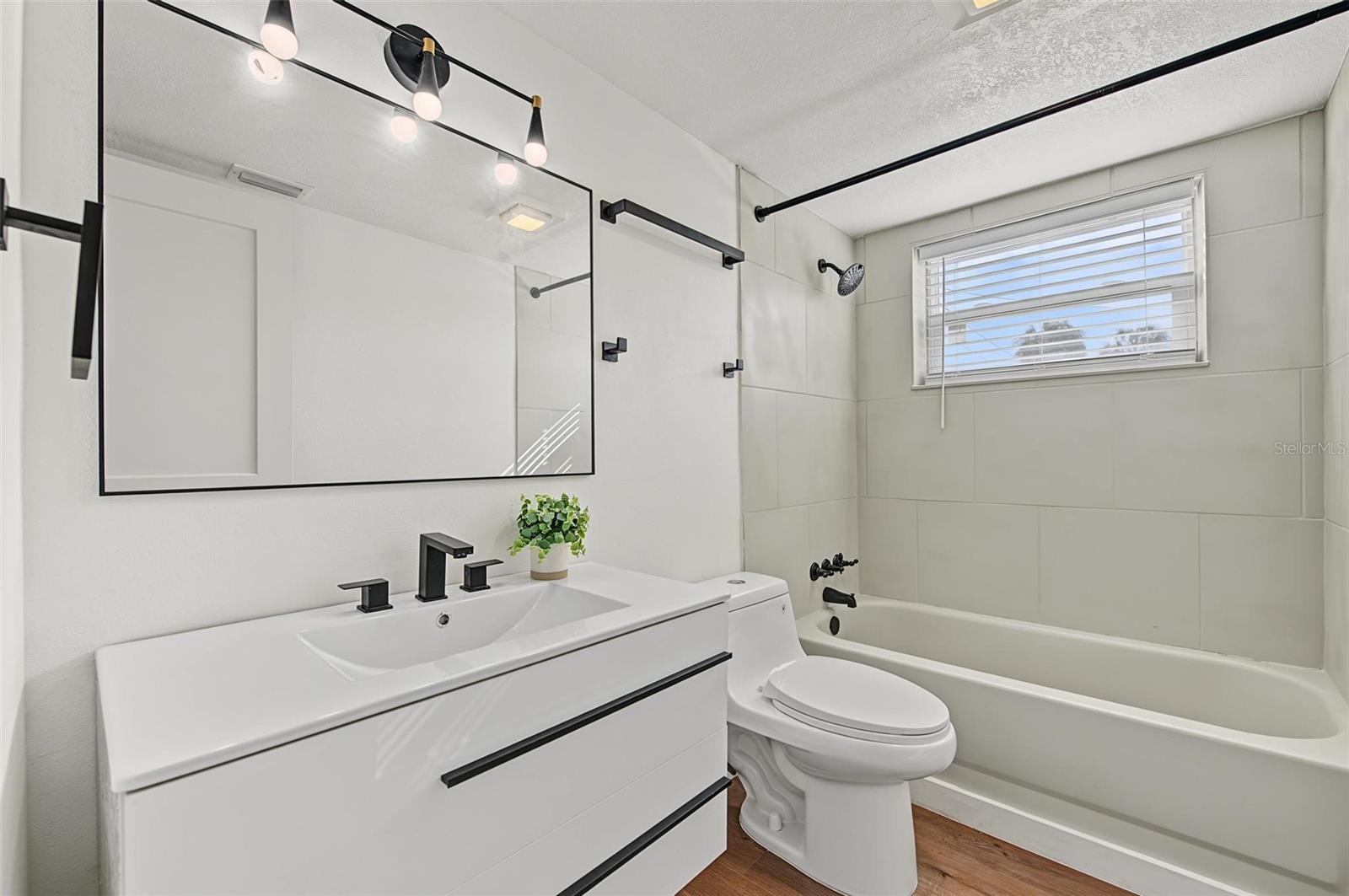 Single Family Residence at 1834 NEW HAMPSHIRE AVE NE, ST PETERSBURG, photo 16 of 45