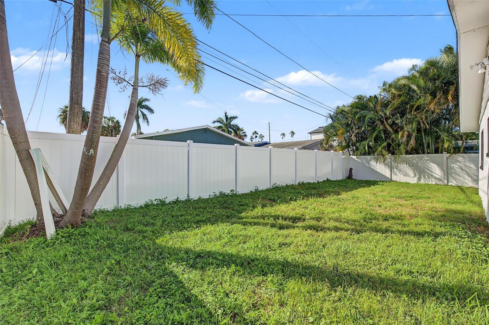 Single Family Residence at 1834 NEW HAMPSHIRE AVE NE, ST PETERSBURG, photo 31 of 45