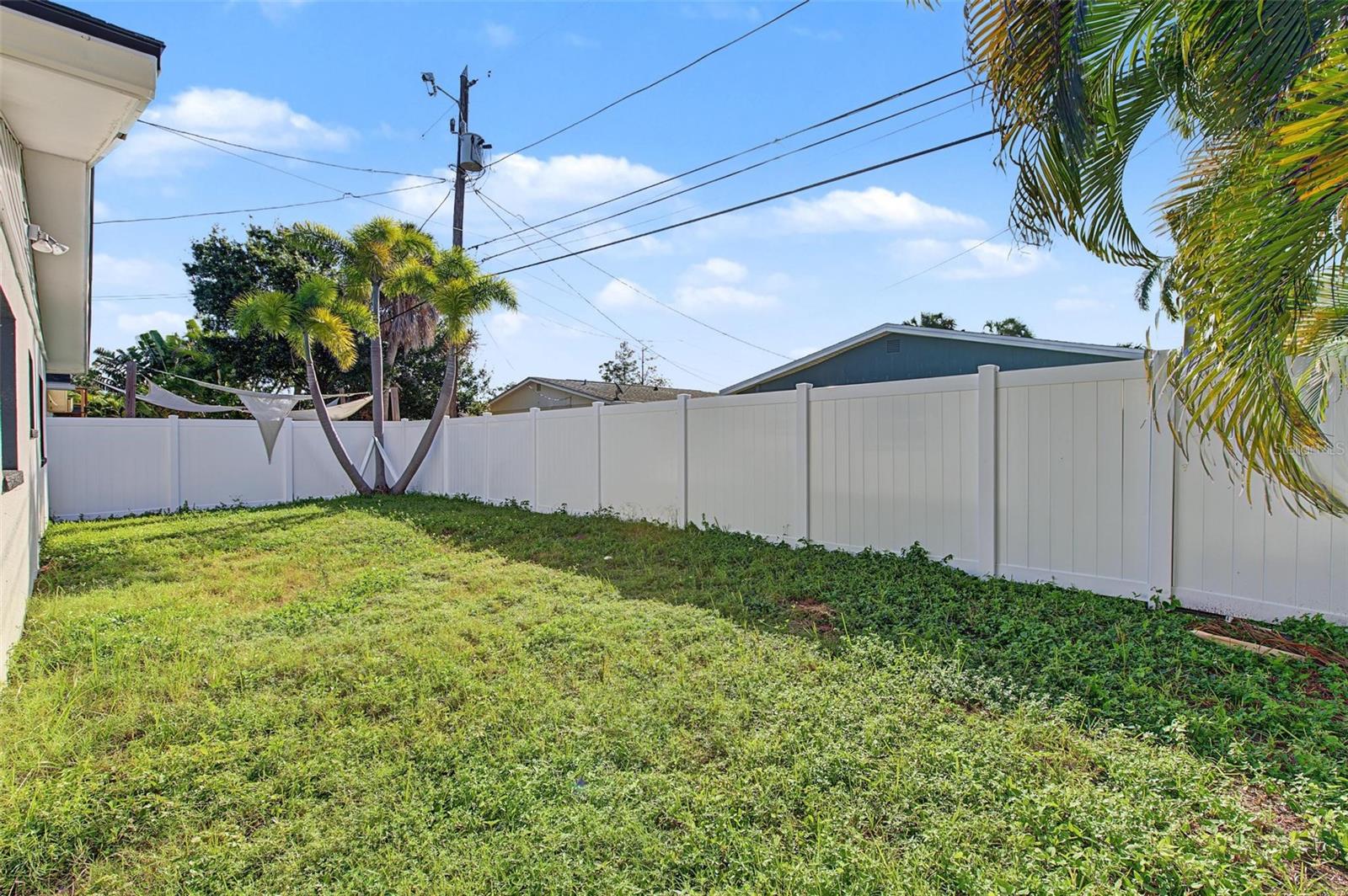 Single Family Residence at 1834 NEW HAMPSHIRE AVE NE, ST PETERSBURG, photo 32 of 45