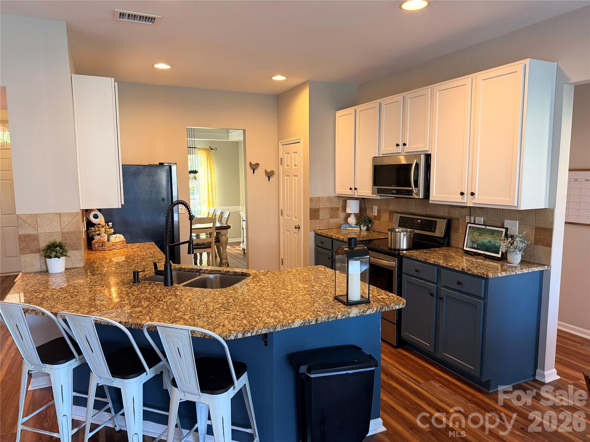 Single Family Residence at 120 Centerpoint Drive, Mooresville, photo 7 of 9