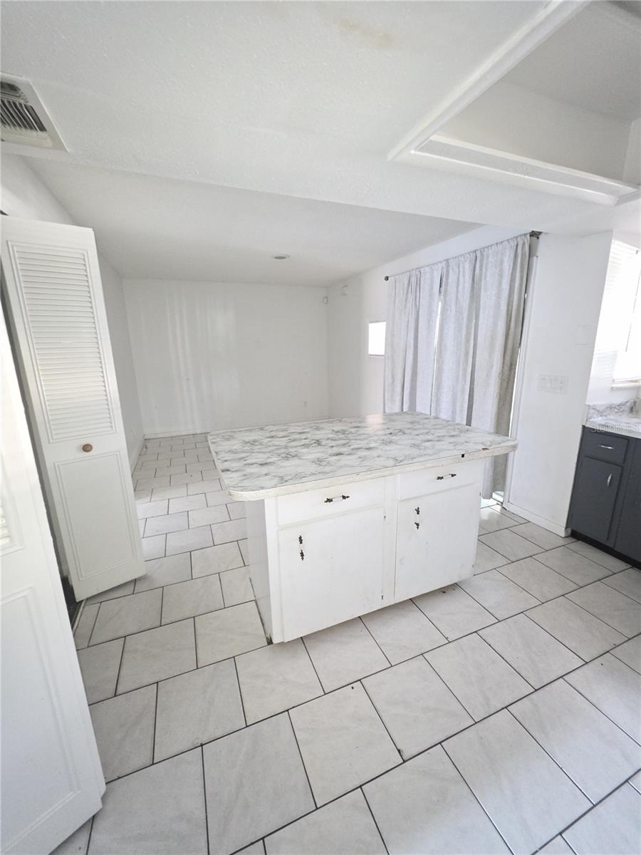 Condominium at 5432 BROOKSWOOD WAY #1005, ORLANDO, photo 5 of 11