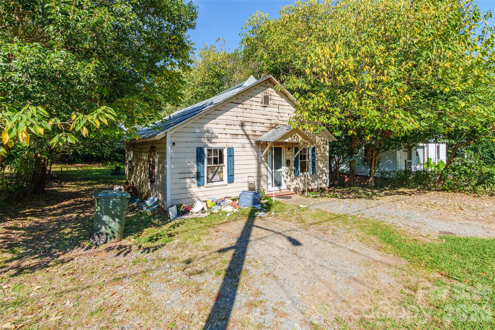 Single Family Residence at 623 N Jones Avenue, Rock Hill, photo 2 of 8
