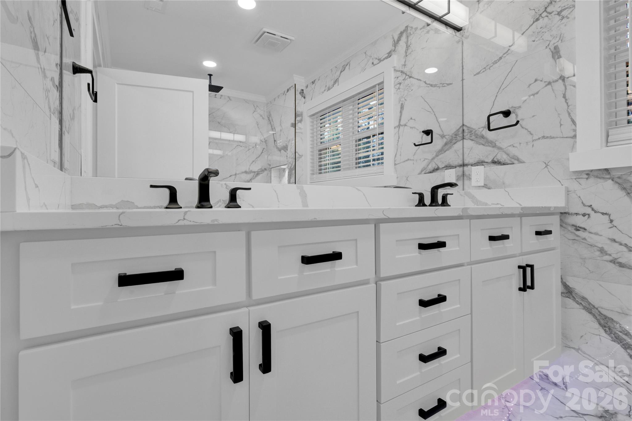 Single Family Residence at 533 Amon Lane, Pineville, photo 7 of 39