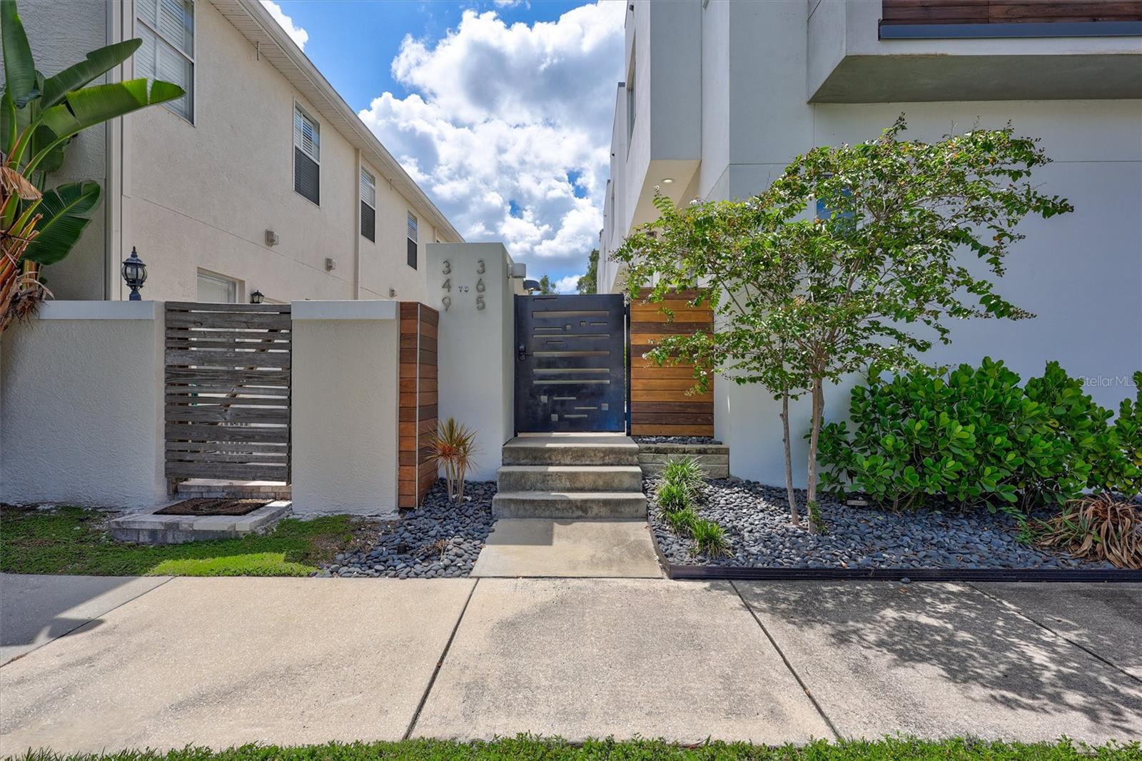 Townhouse at 349 7TH ST S, ST PETERSBURG, photo 2 of 40
