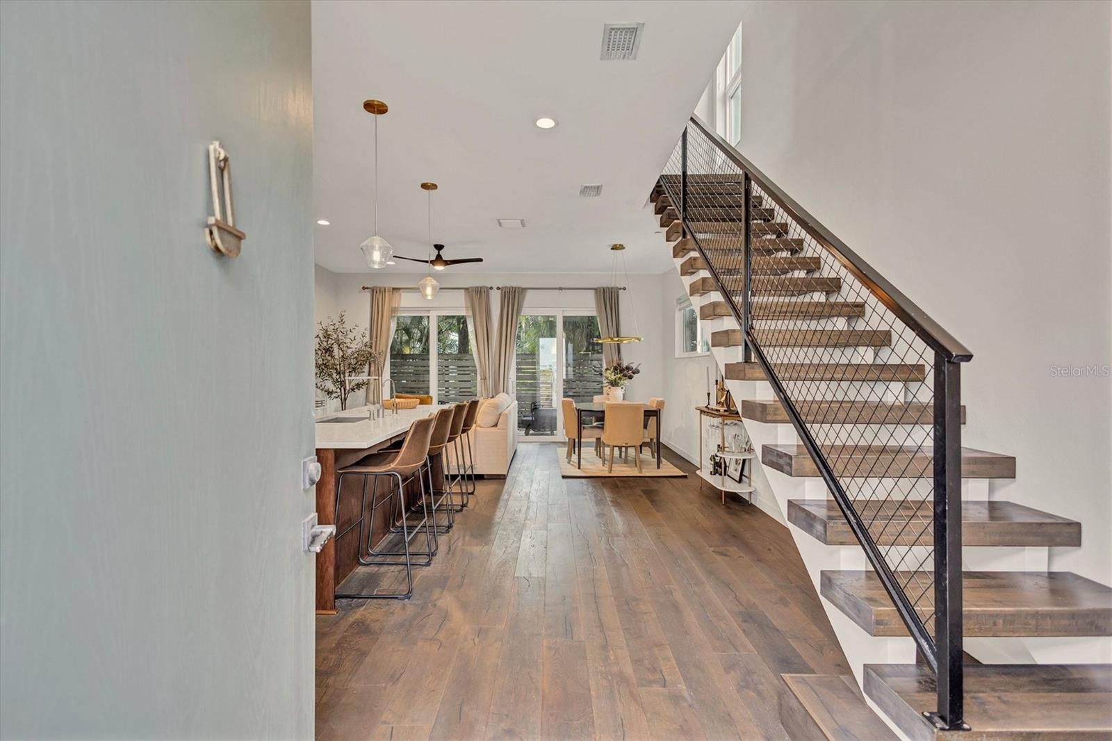 Townhouse at 349 7TH ST S, ST PETERSBURG, photo 6 of 40