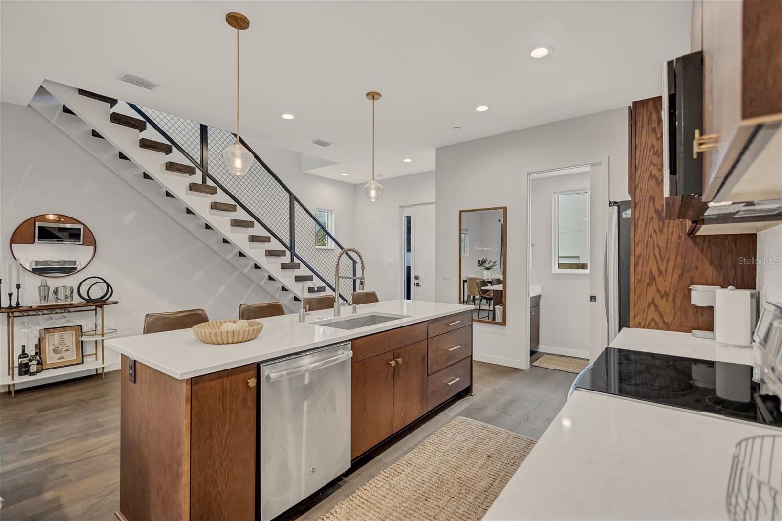 Townhouse at 349 7TH ST S, ST PETERSBURG, photo 10 of 40