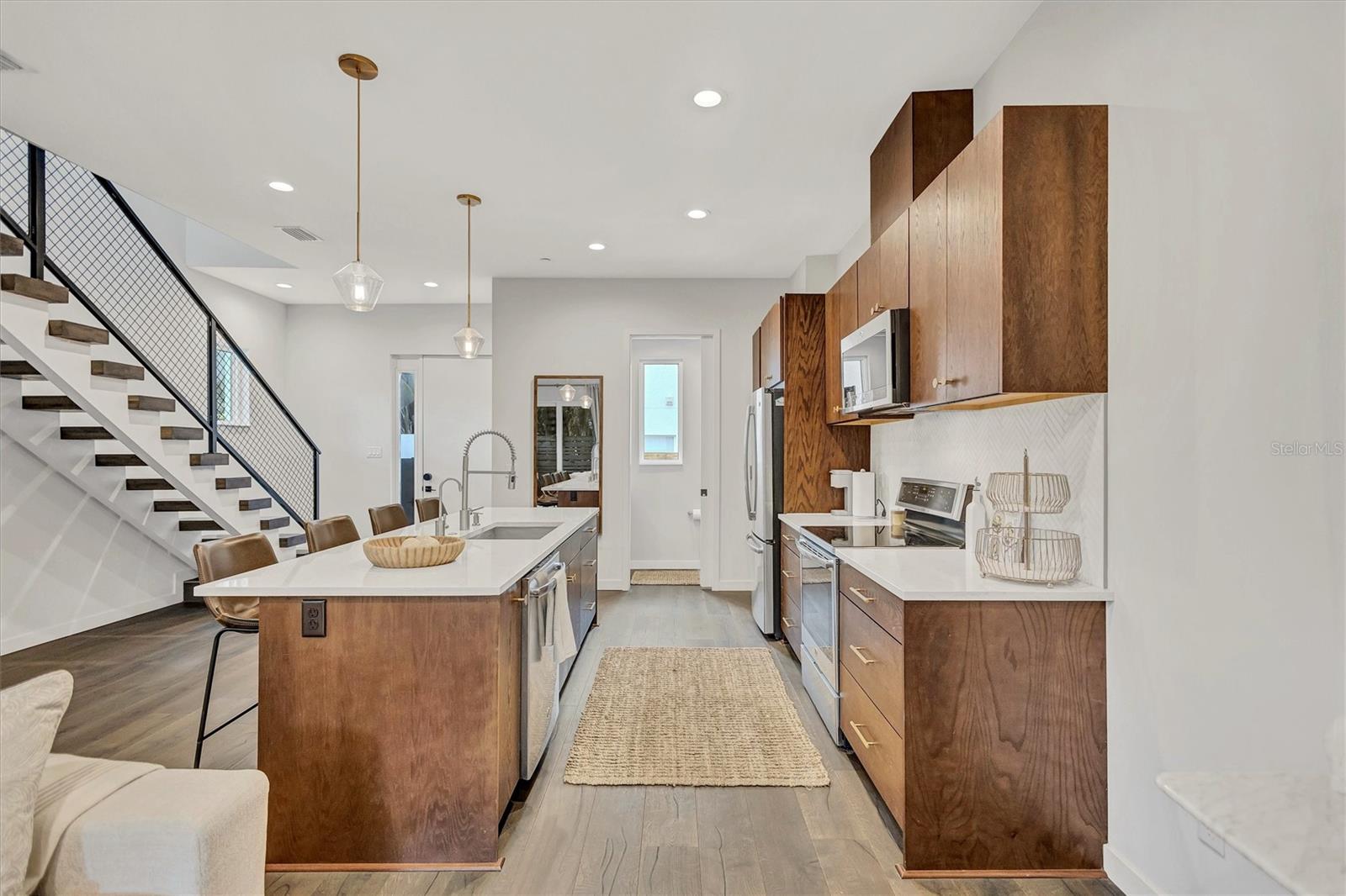 Townhouse at 349 7TH ST S, ST PETERSBURG, photo 11 of 40