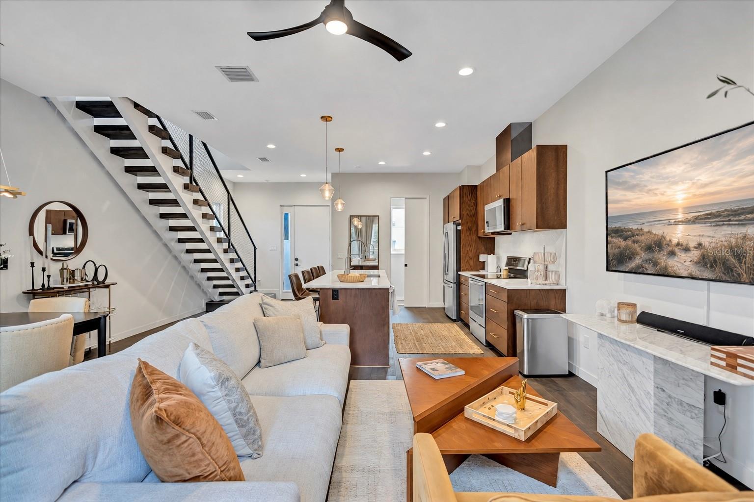 Townhouse at 349 7TH ST S, ST PETERSBURG, photo 17 of 40