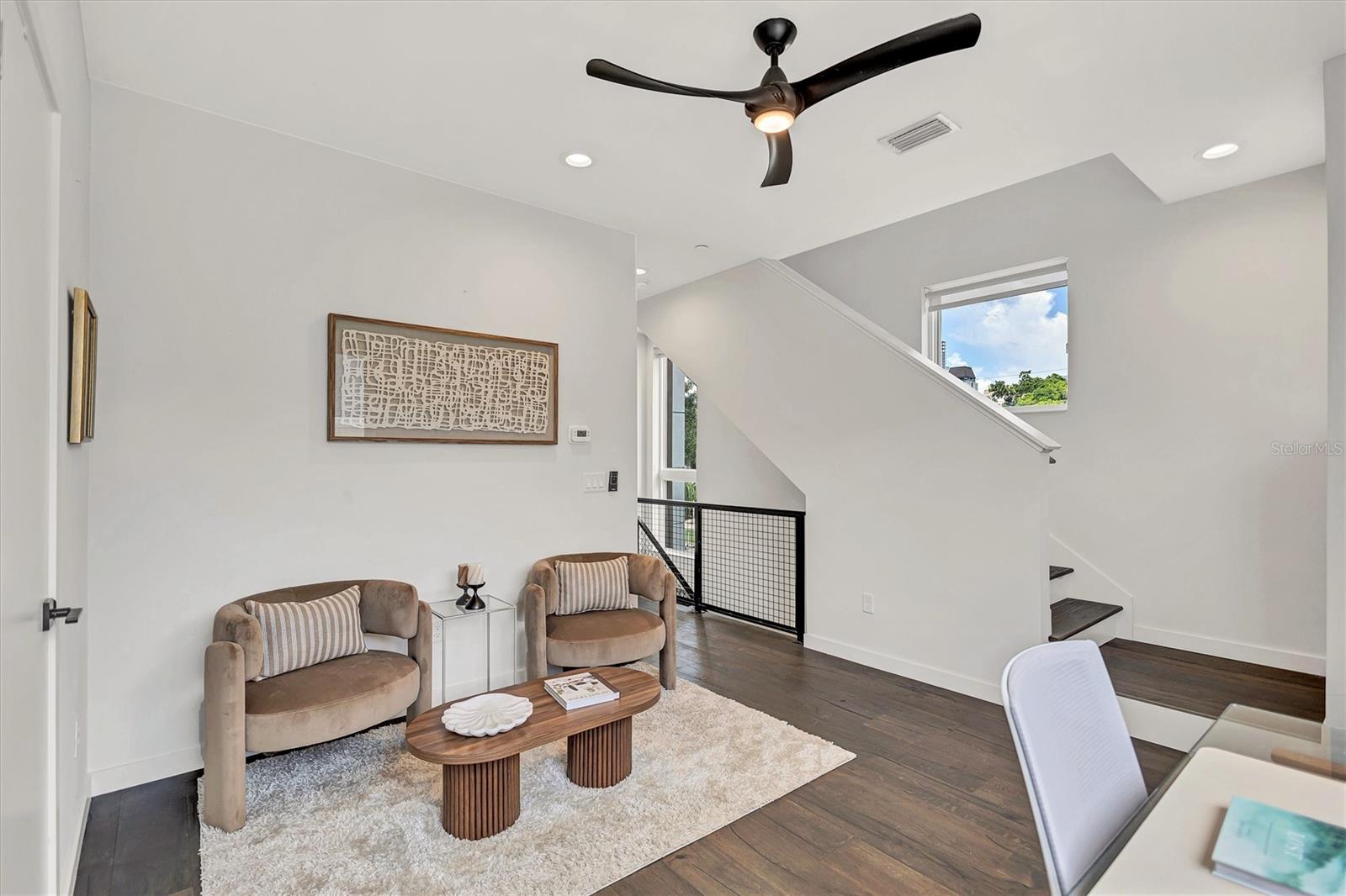 Office/den, flex-space. - 349 7TH ST S, ST PETERSBURG
