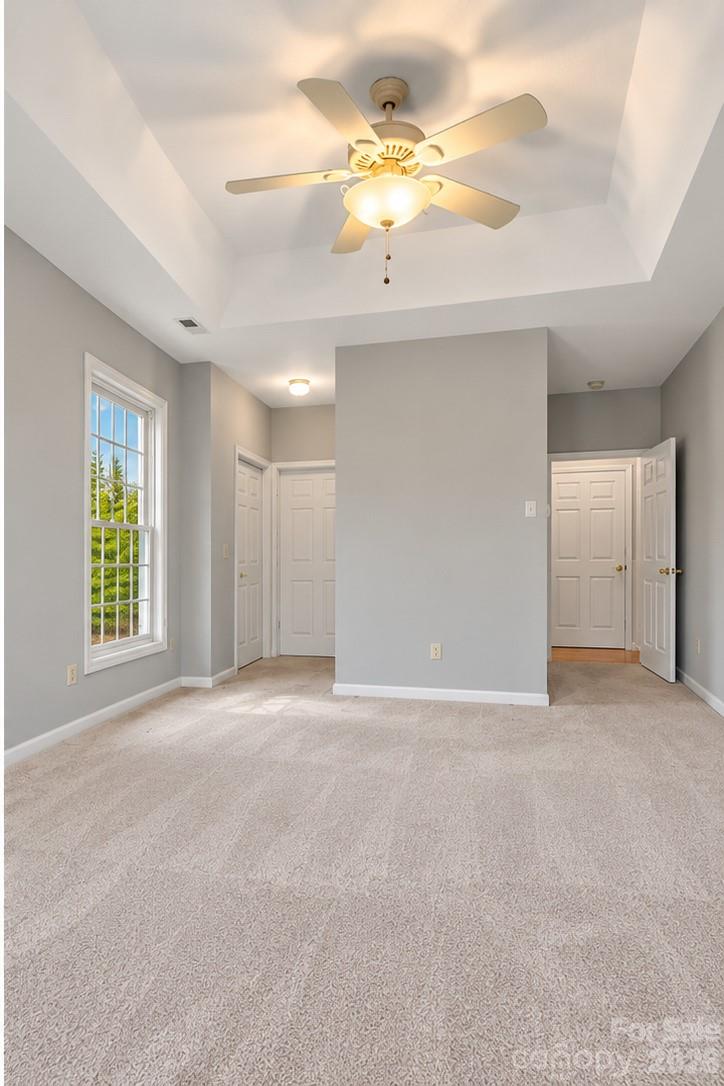 Primary Bedroom w/ Walk-in Closet, and full Spa style Primary Bath - 17 Ashton Forest Court, Hendersonville