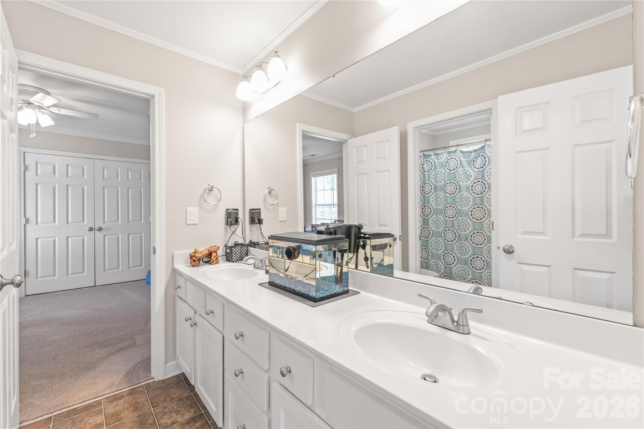 Double sinks and a separate water closet - 6482 Chadwell Court, Indian Land