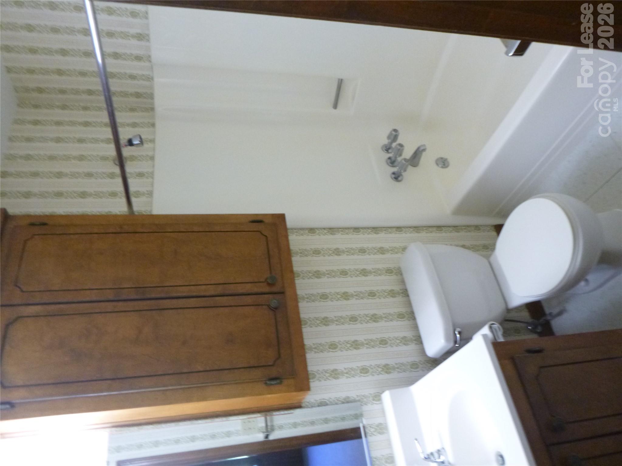 Apartment at 1300 Lomax Avenue, Charlotte, photo 8 of 11