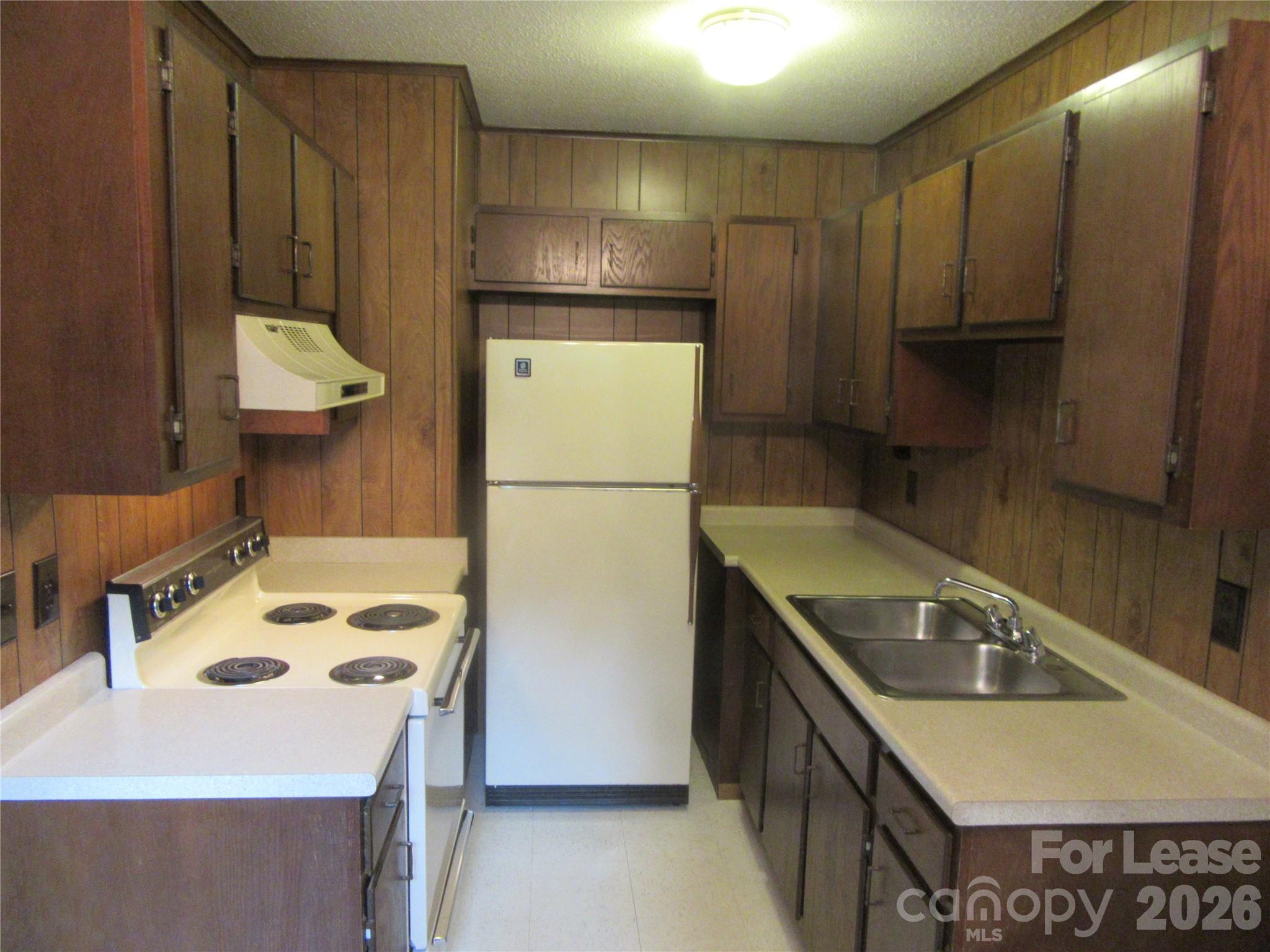 Apartment at 1300 Lomax Avenue, Charlotte, photo 6 of 11