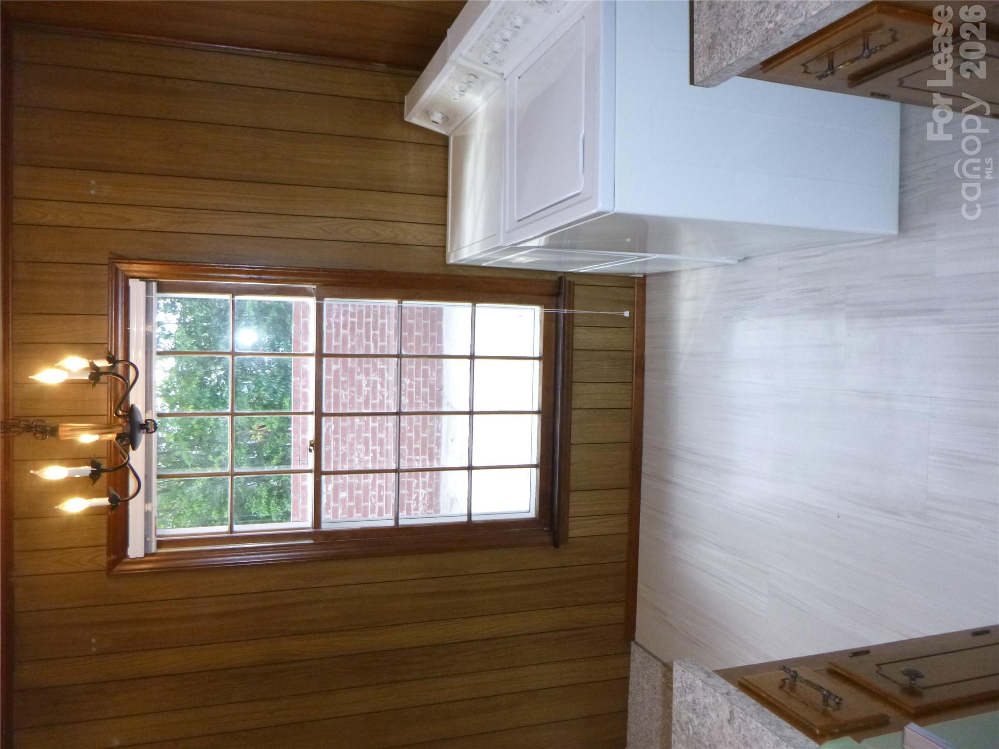Apartment at 1300 Lomax Avenue, Charlotte, photo 7 of 11