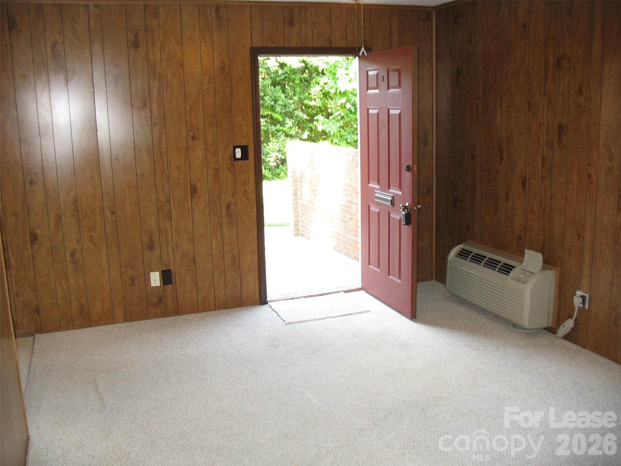 Apartment at 1300 Lomax Avenue, Charlotte, photo 5 of 11