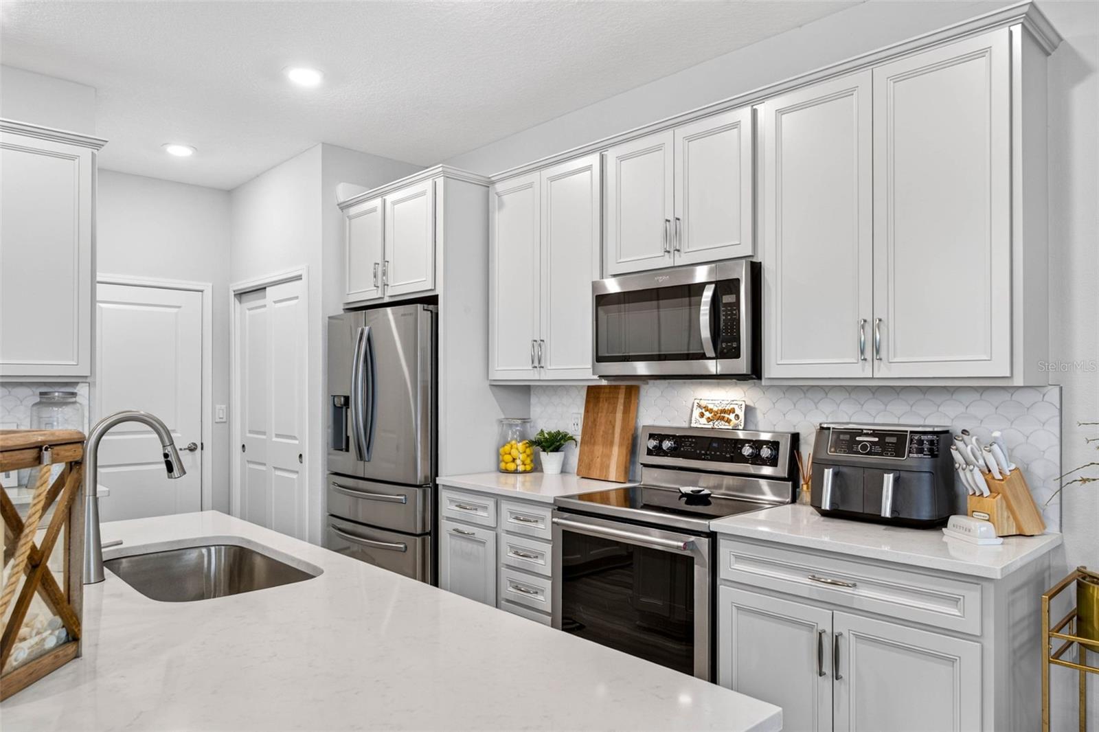 Stainless Appliances - 11211 BEACH WALK WAY NE, ST PETERSBURG