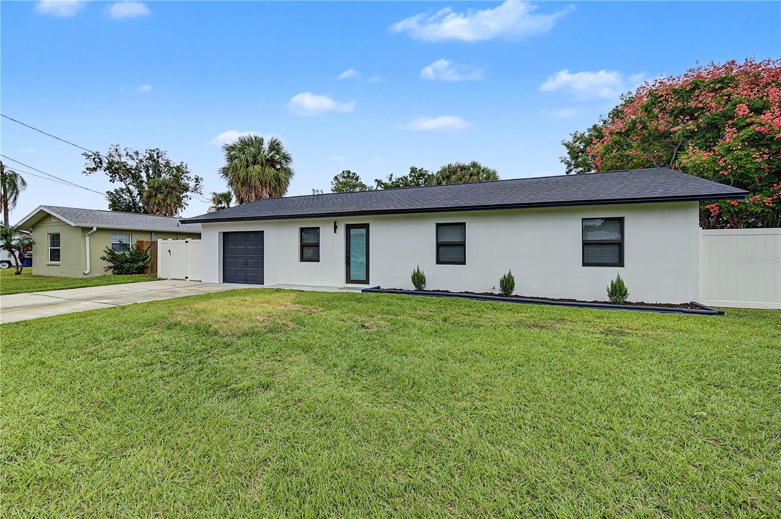 Single Family Residence at 5007 SHETLAND AVE, TAMPA, photo 2 of 35