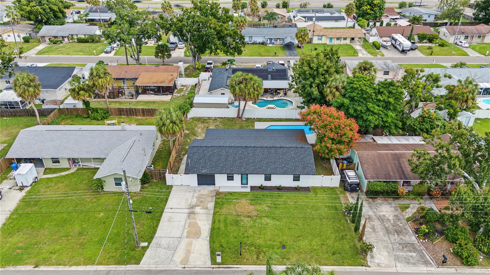 Single Family Residence at 5007 SHETLAND AVE, TAMPA, photo 3 of 35