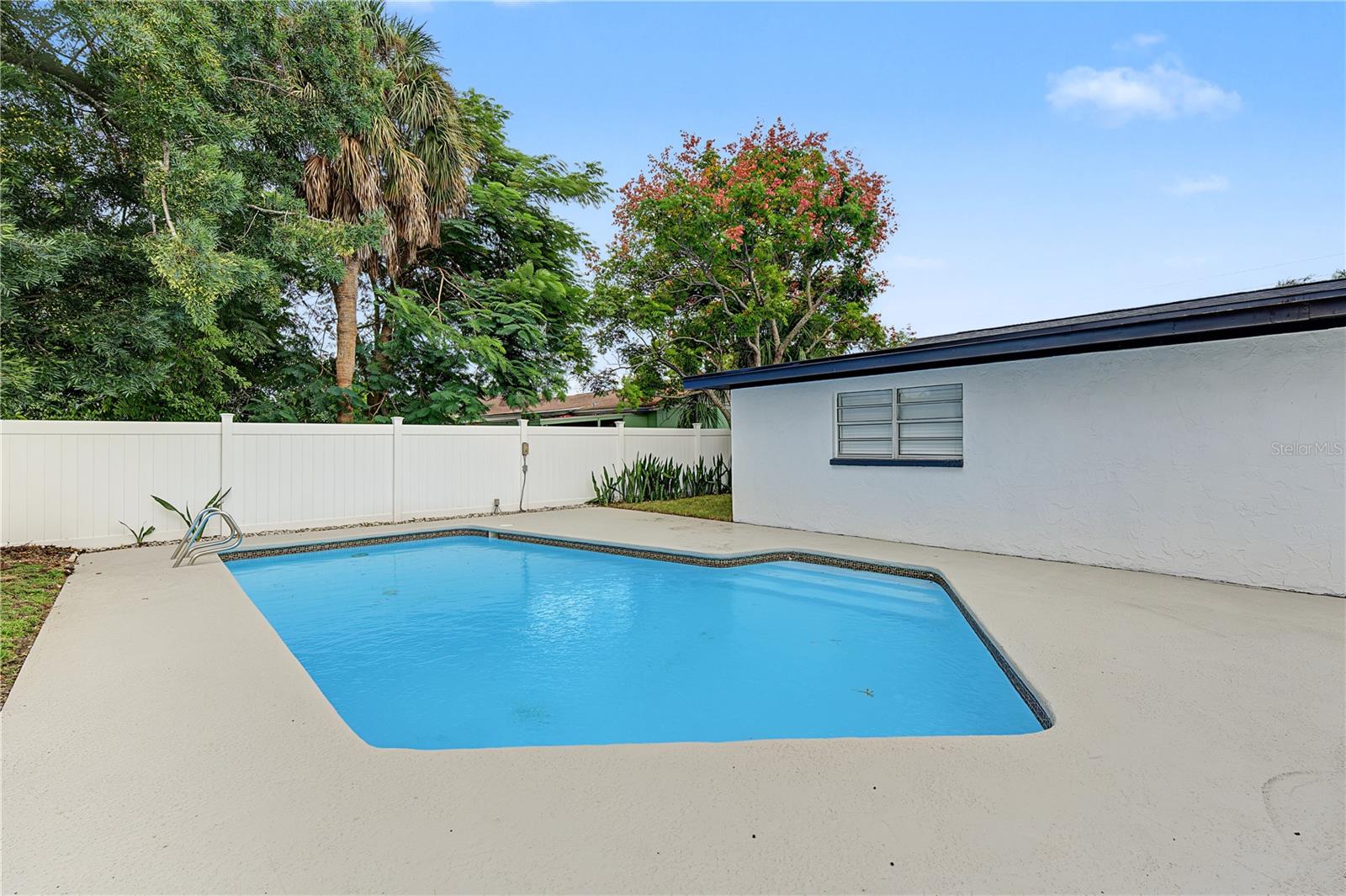 Single Family Residence at 5007 SHETLAND AVE, TAMPA, photo 5 of 35